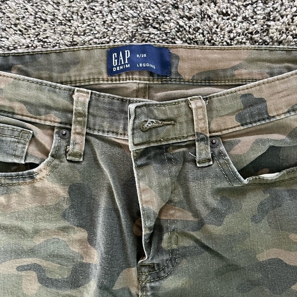 Gap green camo denim jean - Picture 3 of 3